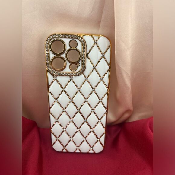 Luxury Gold and White IPhone 16 pro max Case - Picture 4 of 6